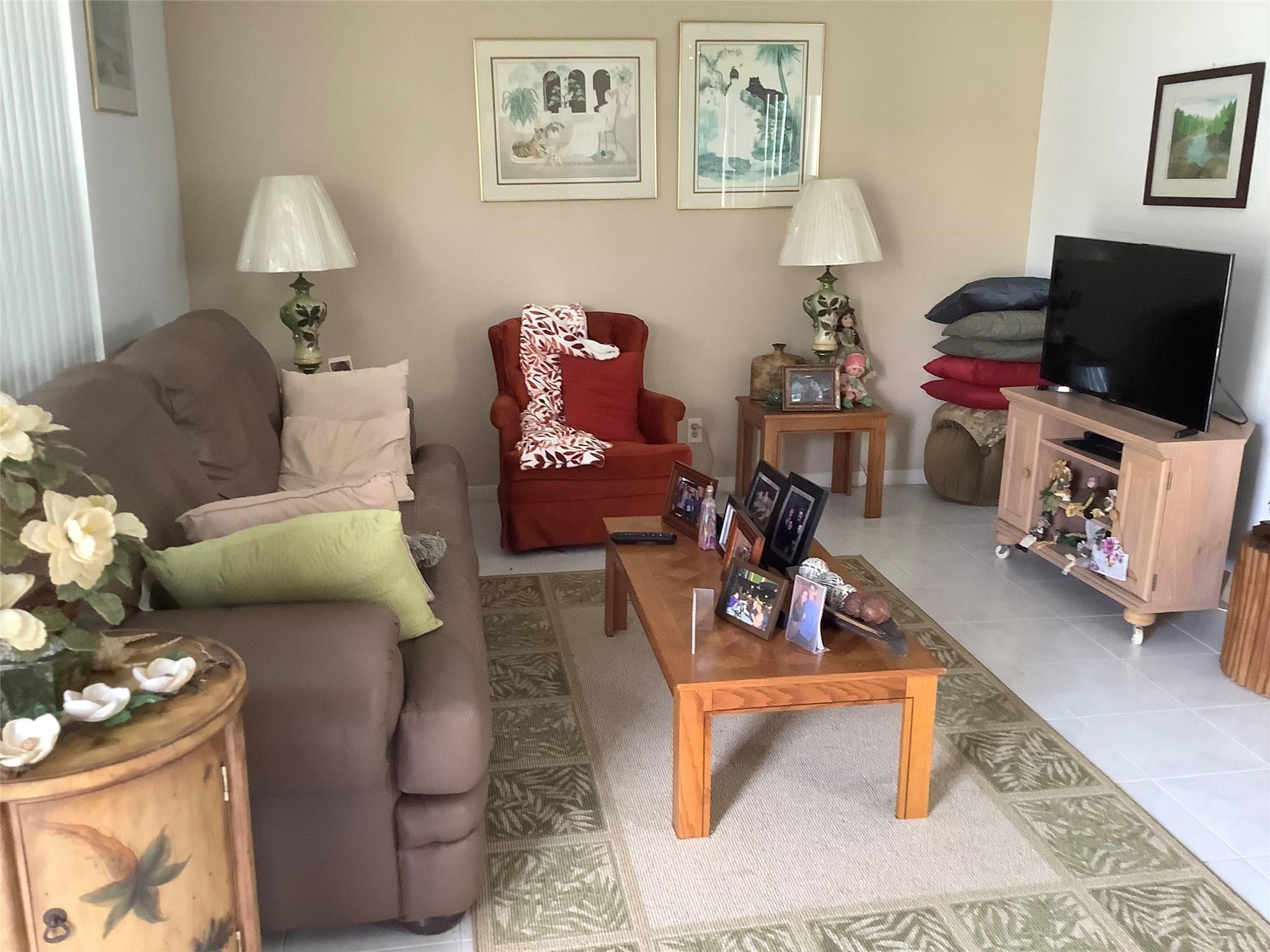 BURGUNDY - Residential