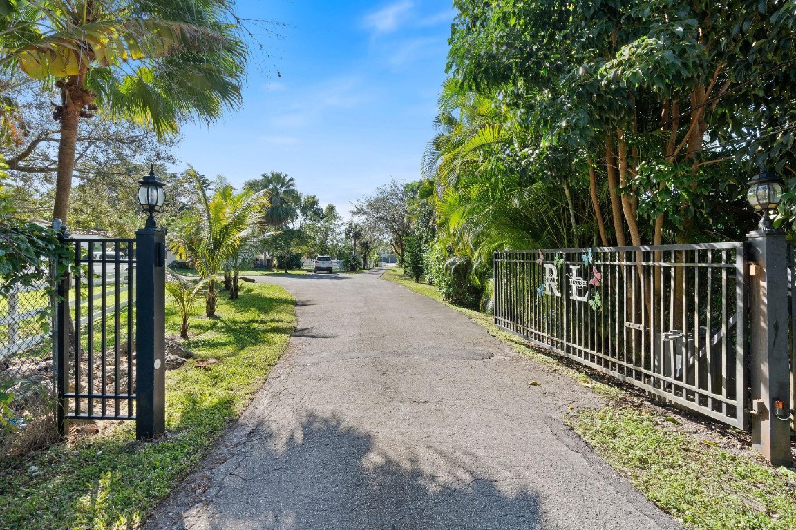 SUNSHINE RANCHES - Residential