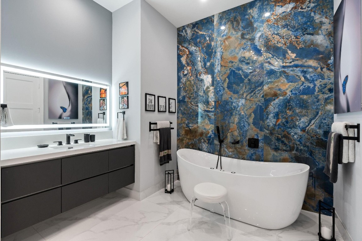 SUNSHINE RANCHES - Residential