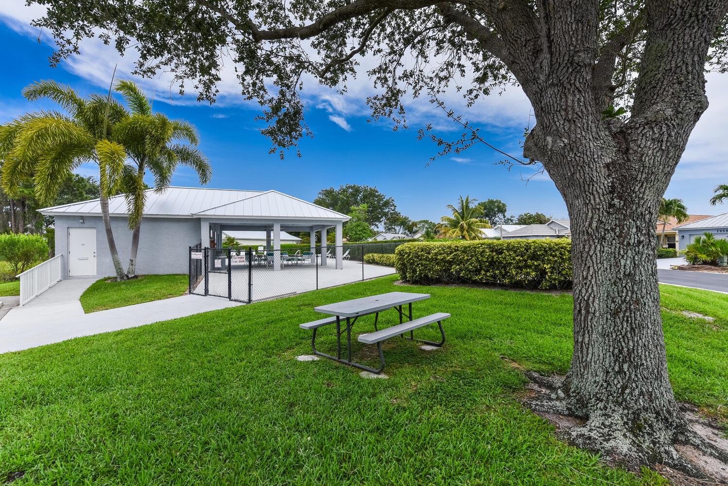 SUGAR PINES - Residential