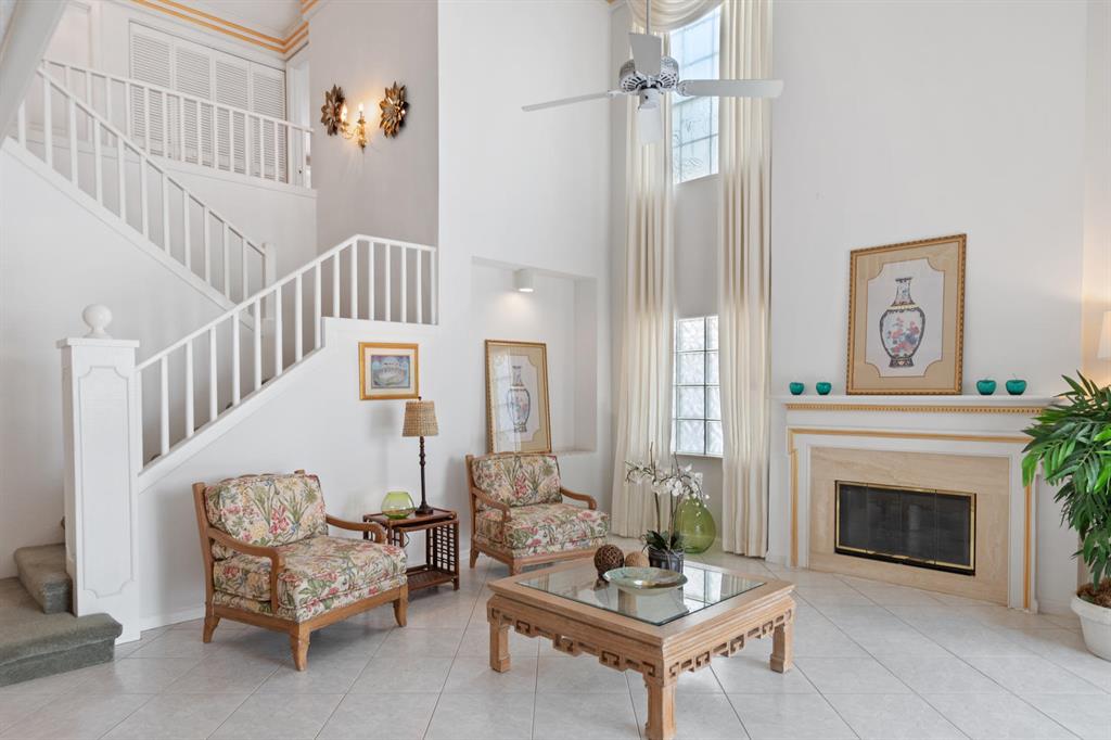 BREAKERS WEST - Residential