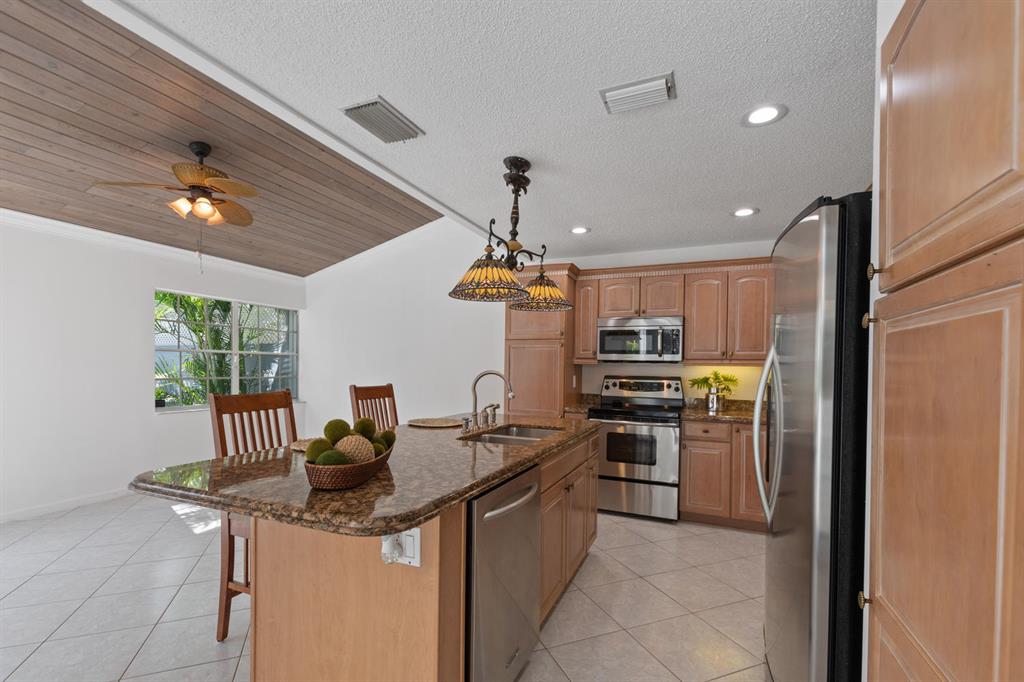 BREAKERS WEST - Residential