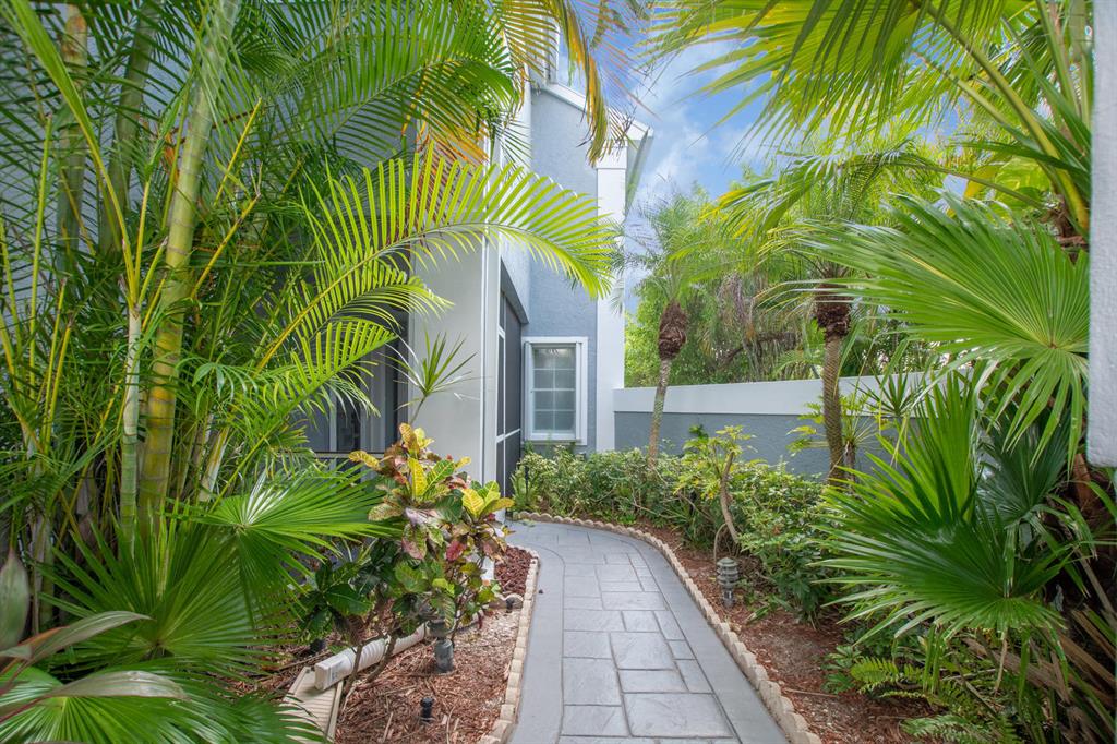 BREAKERS WEST - Residential