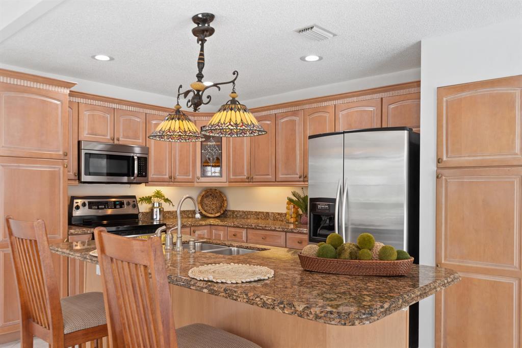 BREAKERS WEST - Residential