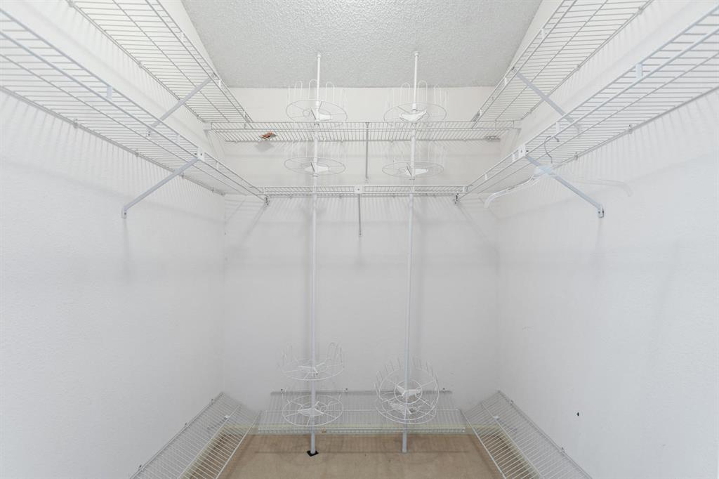 BREAKERS WEST - Residential