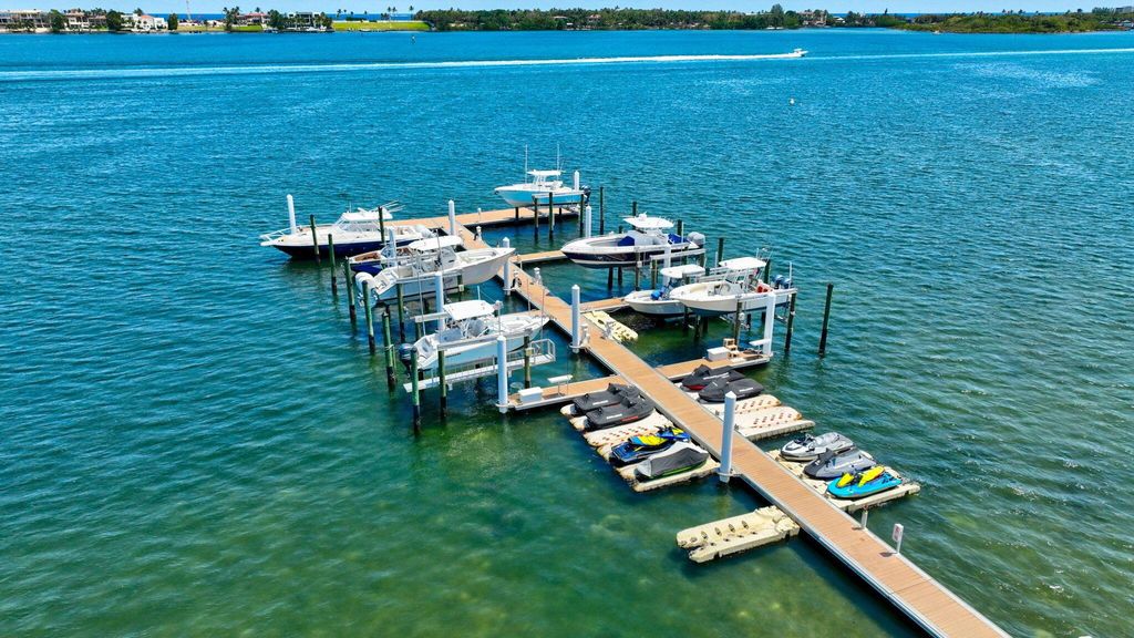 Photo of 623 Windward Circle S, Boynton Beach, FL 33435 (MLS # R11082031)