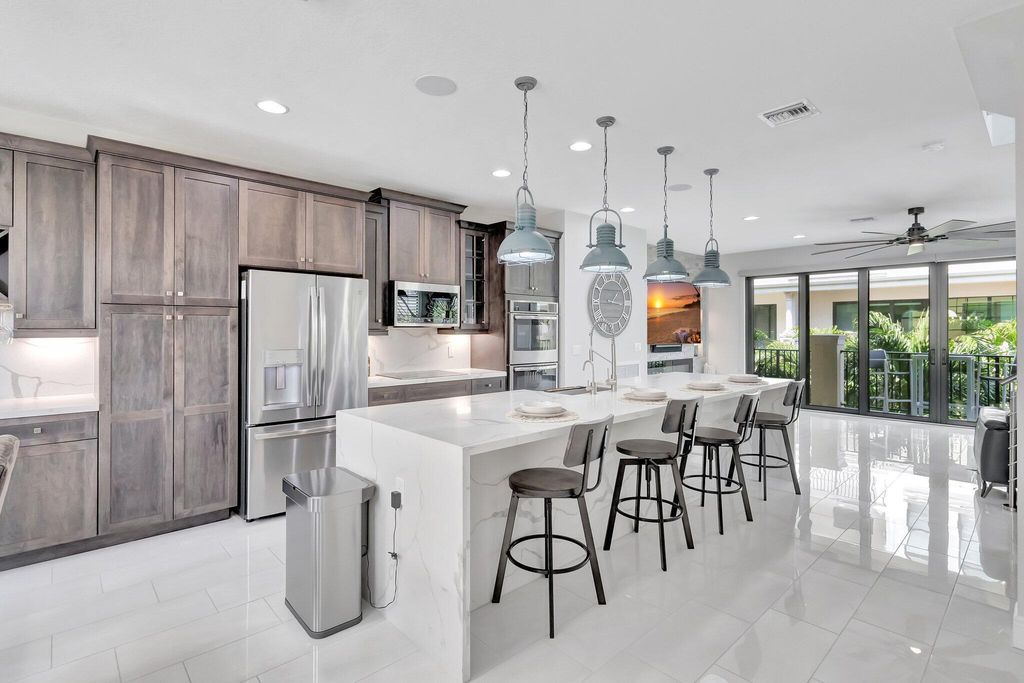 Photo of 623 Windward Circle S, Boynton Beach, FL 33435 (MLS # R11082031)