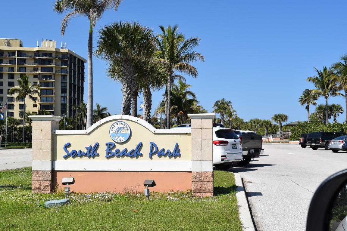 METES AND BOUNDS - Land