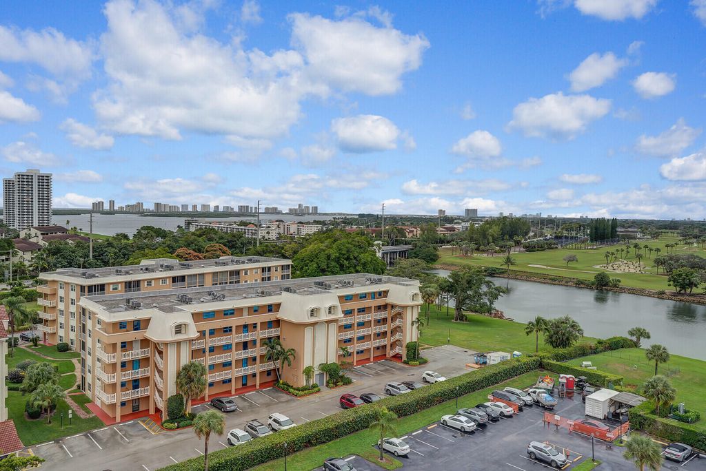 Photo of 336 Golfview Road #1115, North Palm Beach, FL 33408 (MLS # R11057119)