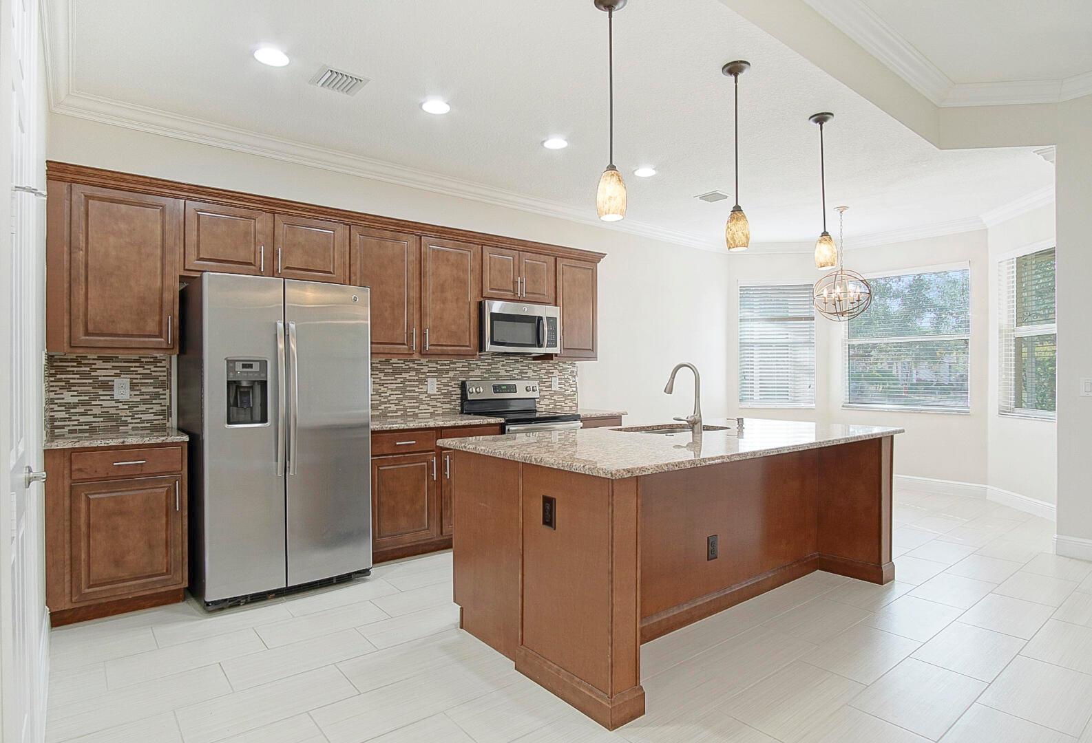1819 Oak Grove Court