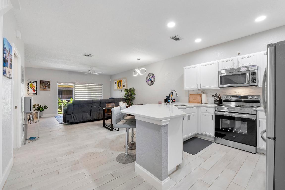 TOWNE PLACE - Residential