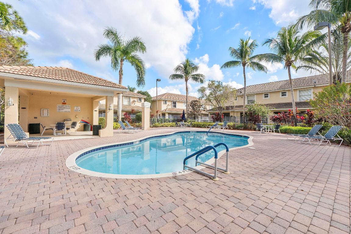 TOWNE PLACE - Residential