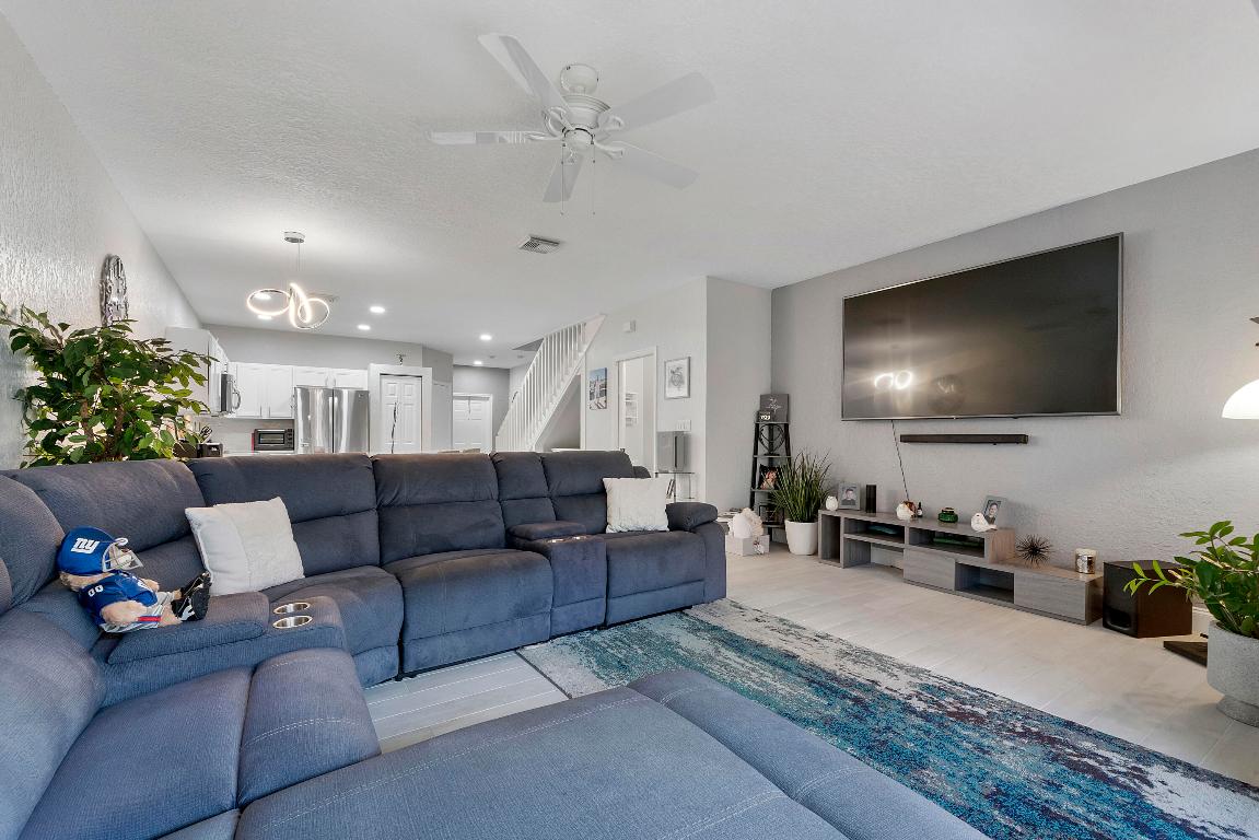 TOWNE PLACE - Residential