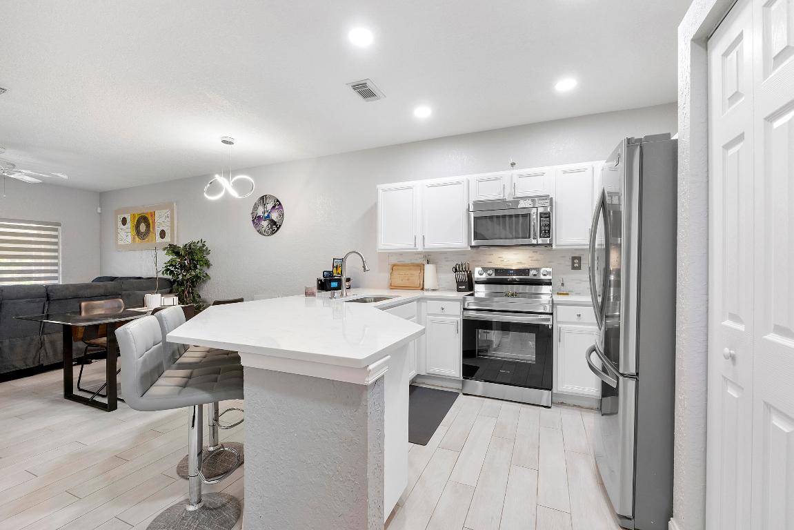 TOWNE PLACE - Residential