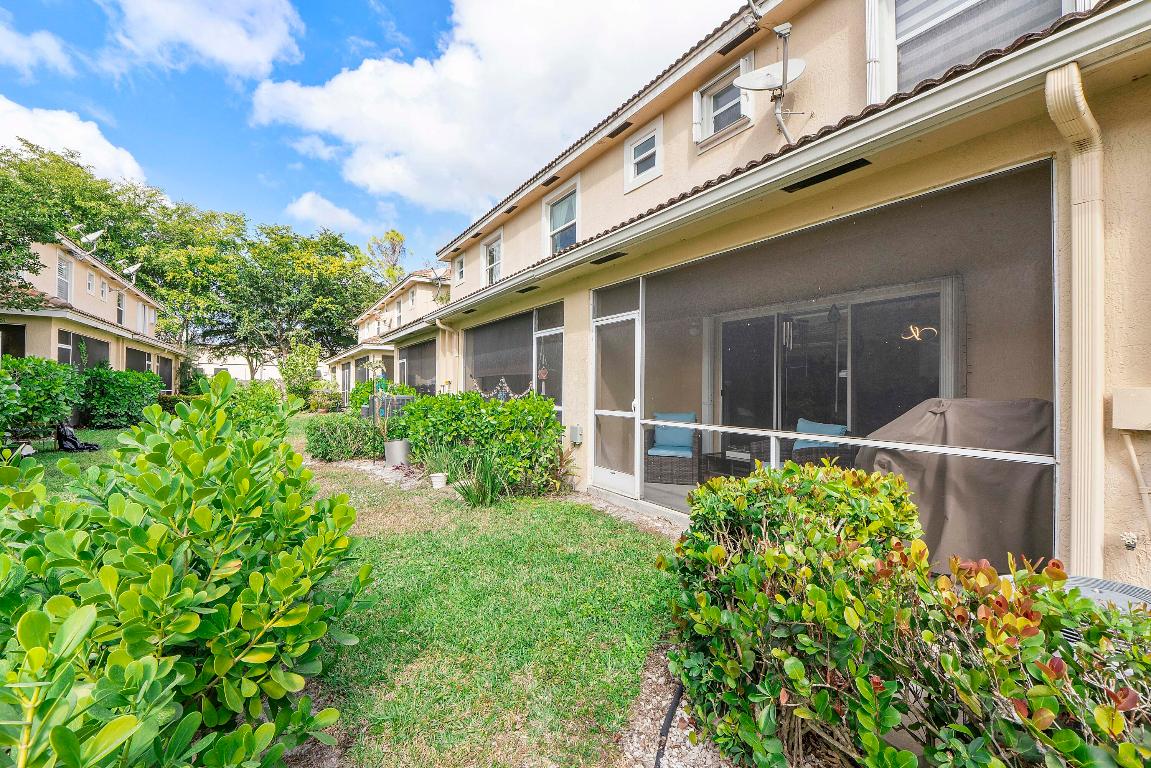 TOWNE PLACE - Residential