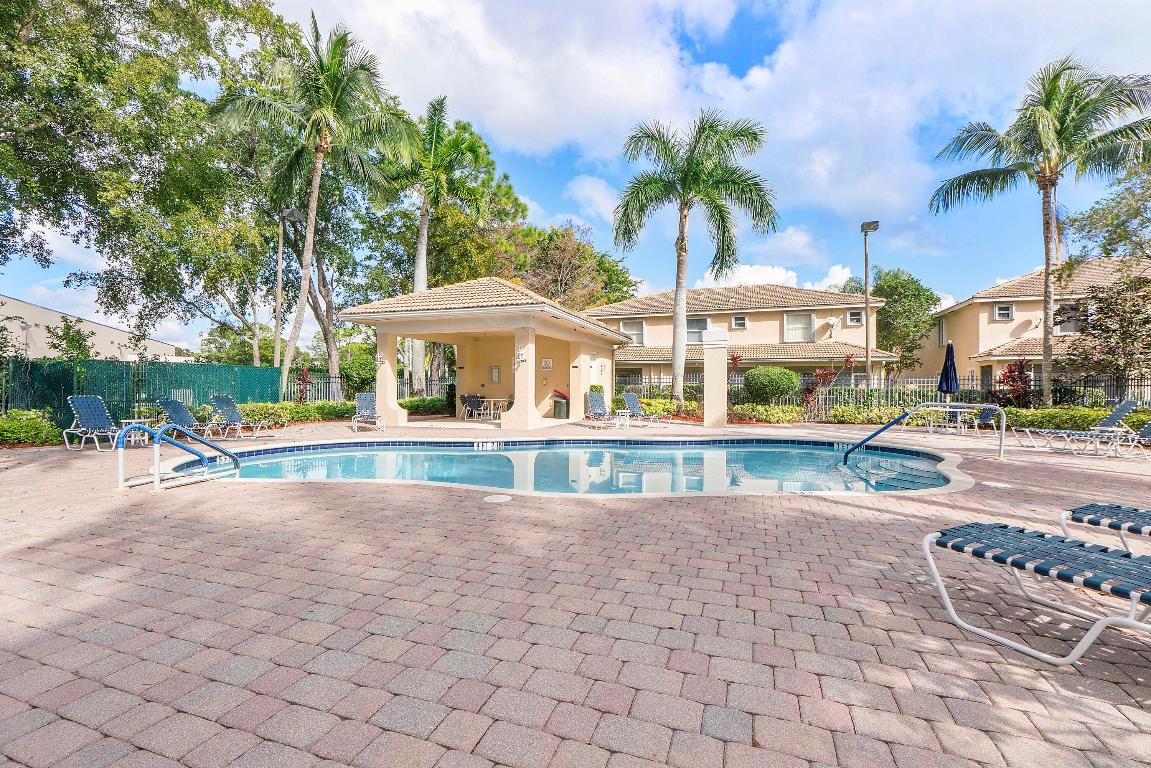 TOWNE PLACE - Residential