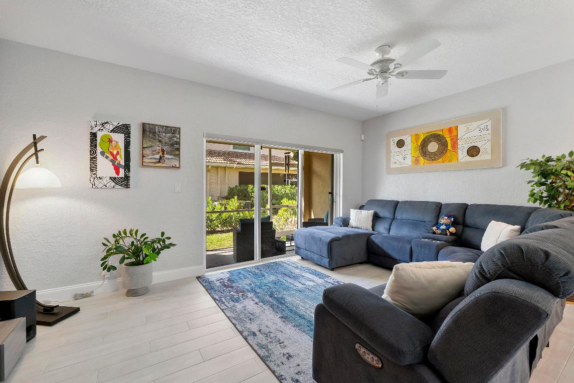 TOWNE PLACE - Residential