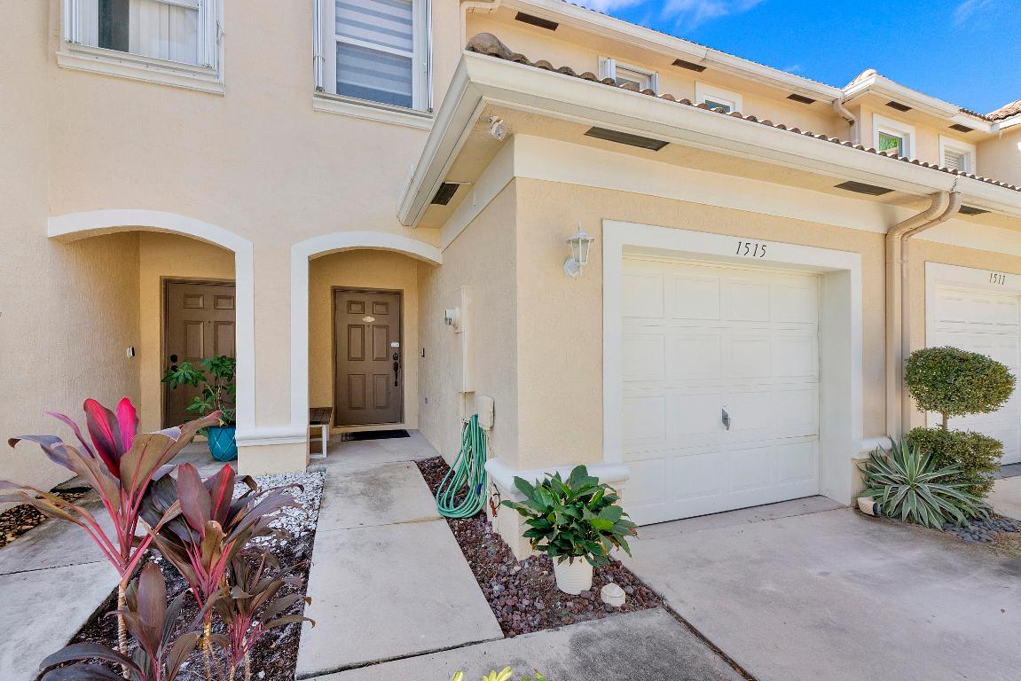 TOWNE PLACE - Residential