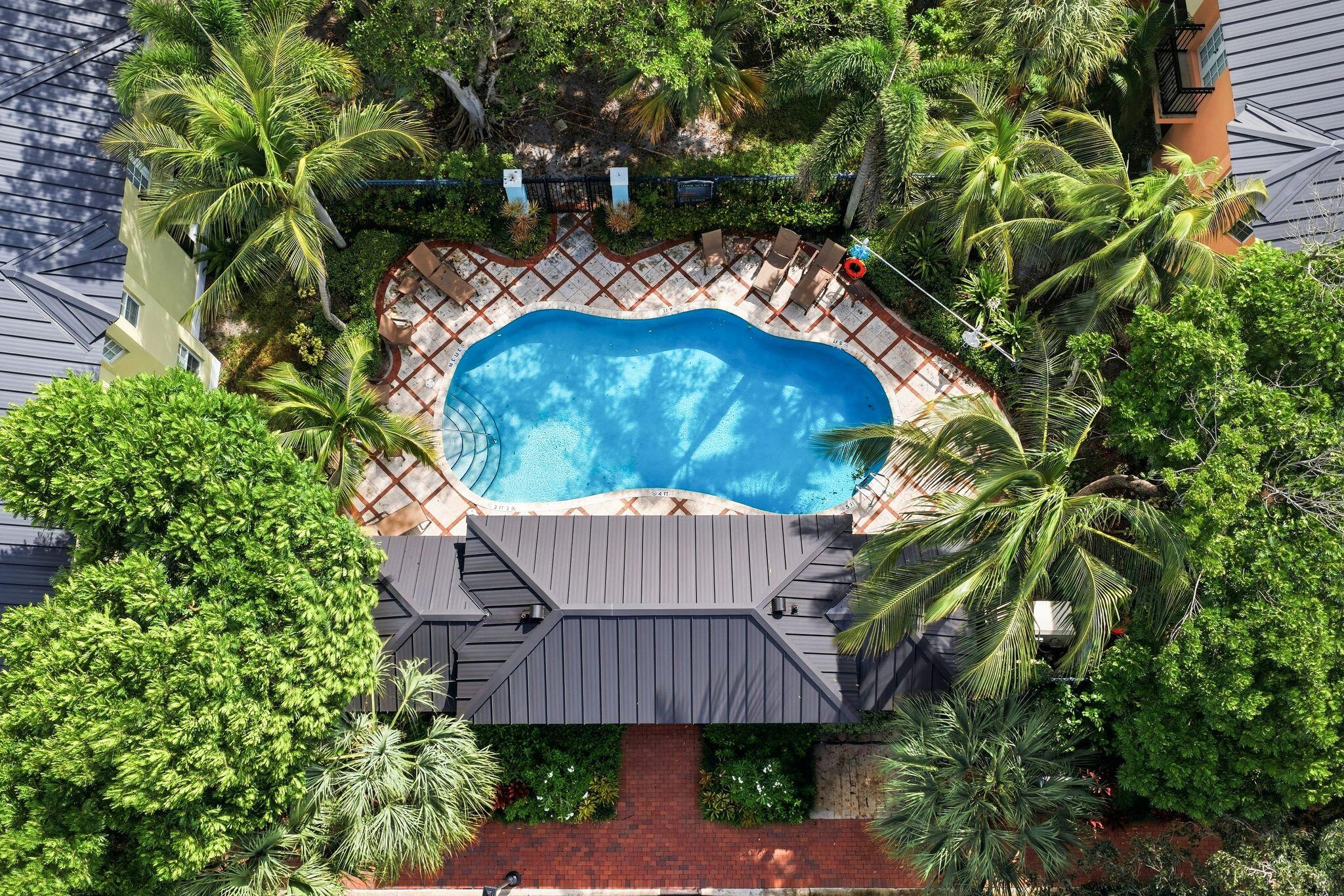 1009 W Heritage Club Circle