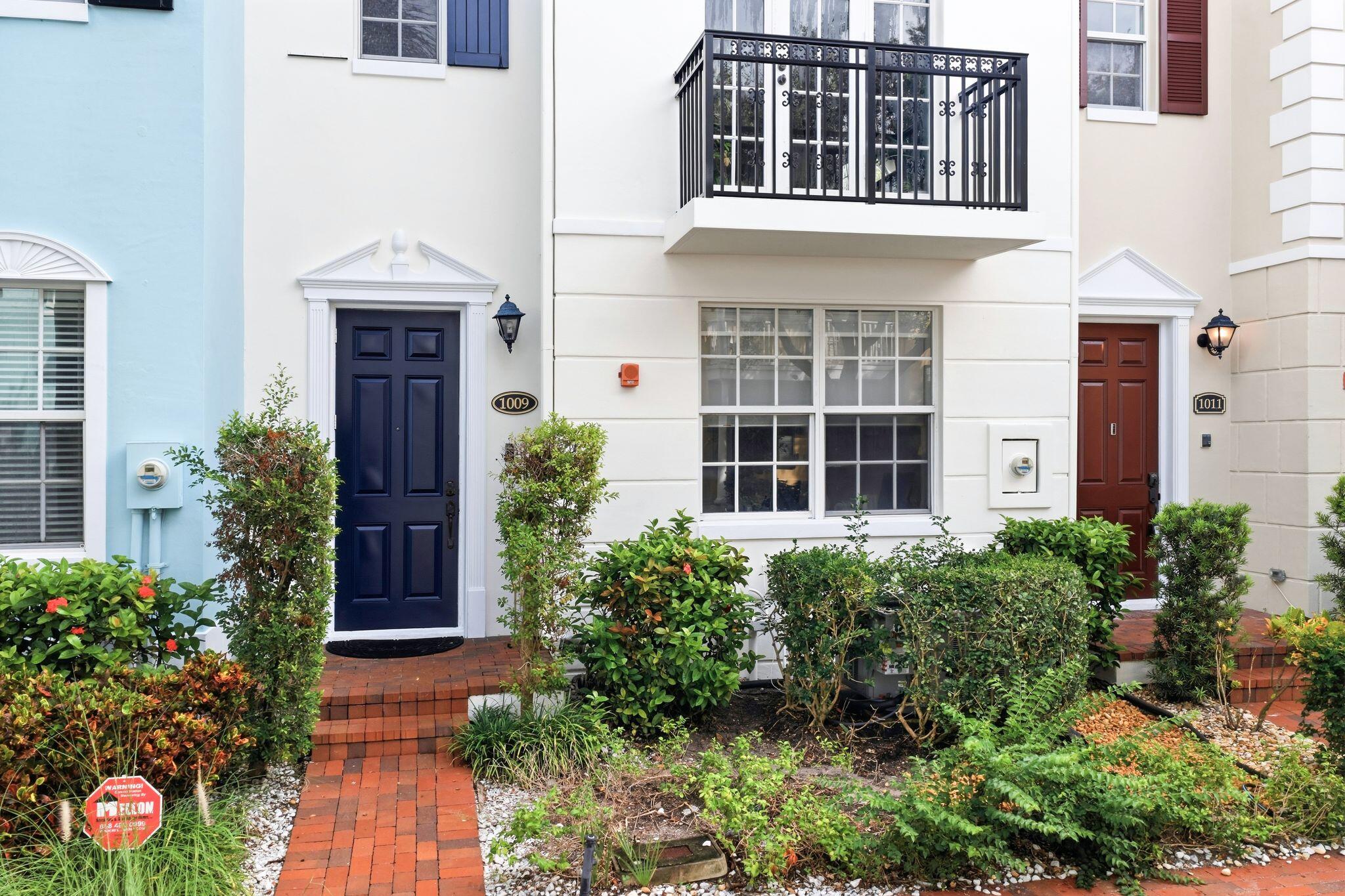 1009 W Heritage Club Circle