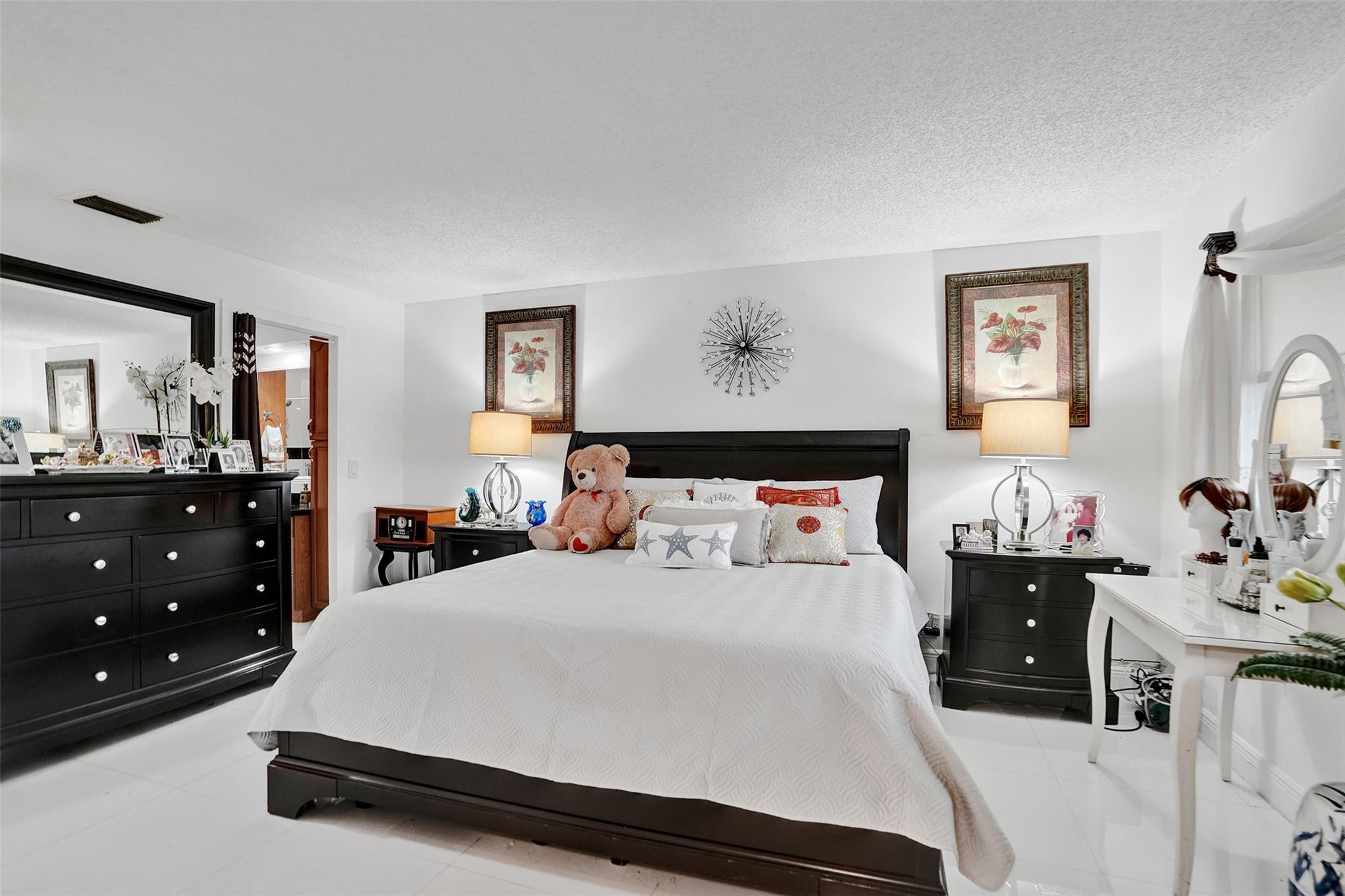 LAUDERDALE WEST - Residential