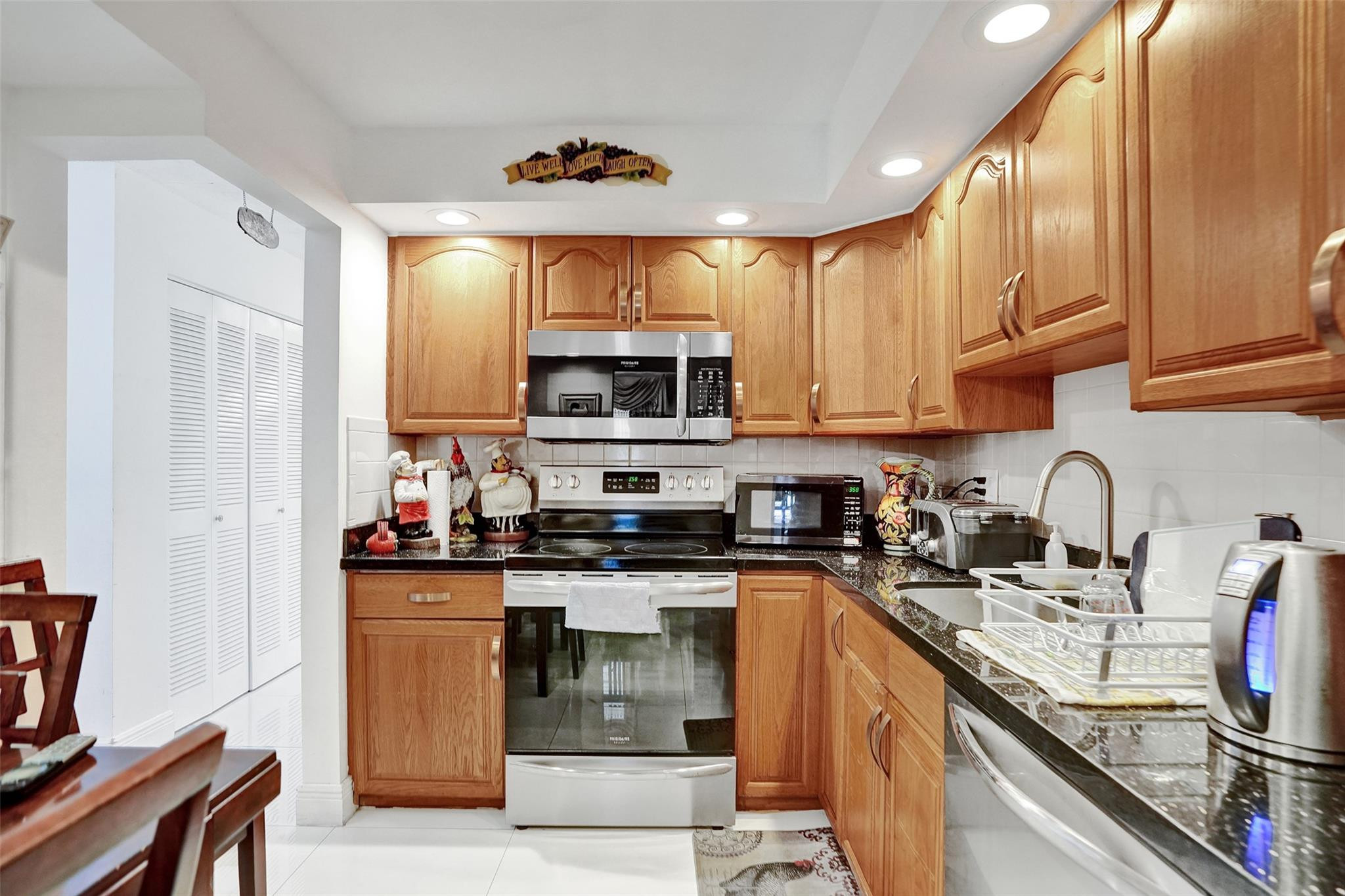 LAUDERDALE WEST - Residential