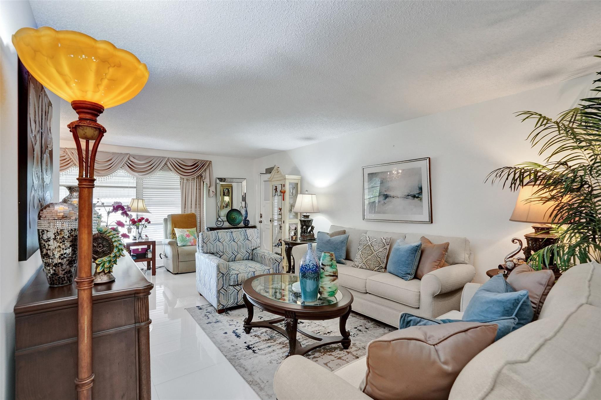 LAUDERDALE WEST - Residential