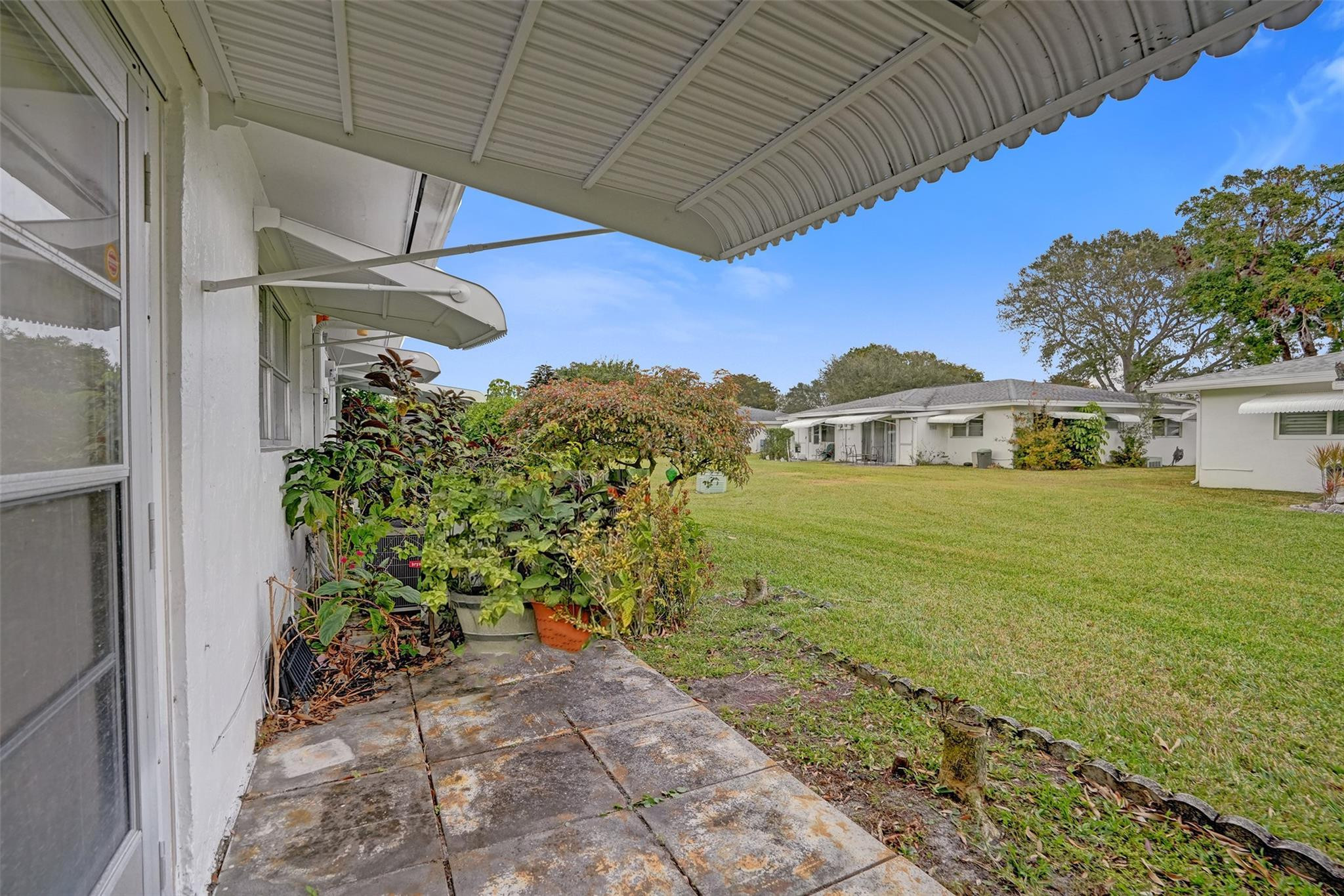 LAUDERDALE WEST - Residential