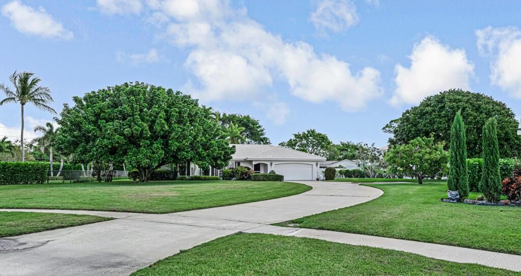 Photo of 22086 E Soliel Circle, Boca Raton, FL 33433 (MLS # R11080837)