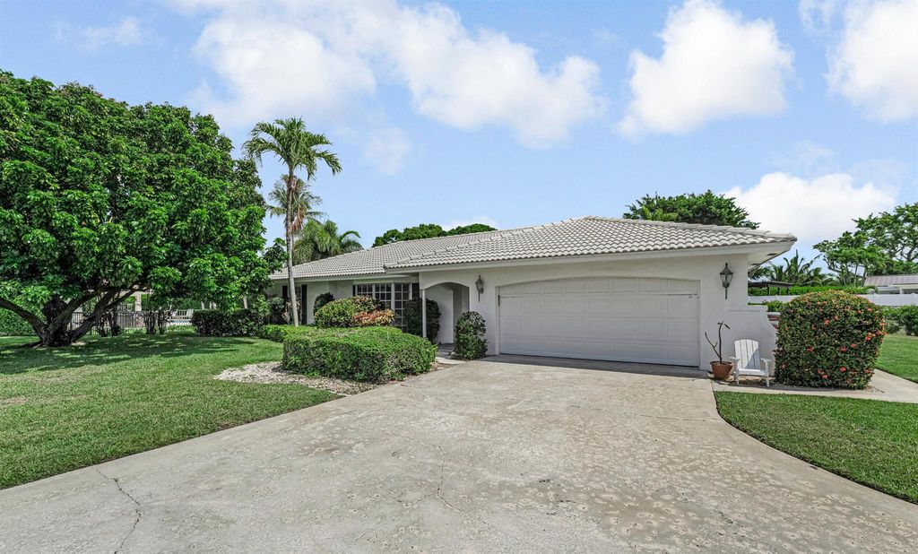 Photo of 22086 E Soliel Circle, Boca Raton, FL 33433 (MLS # R11080837)