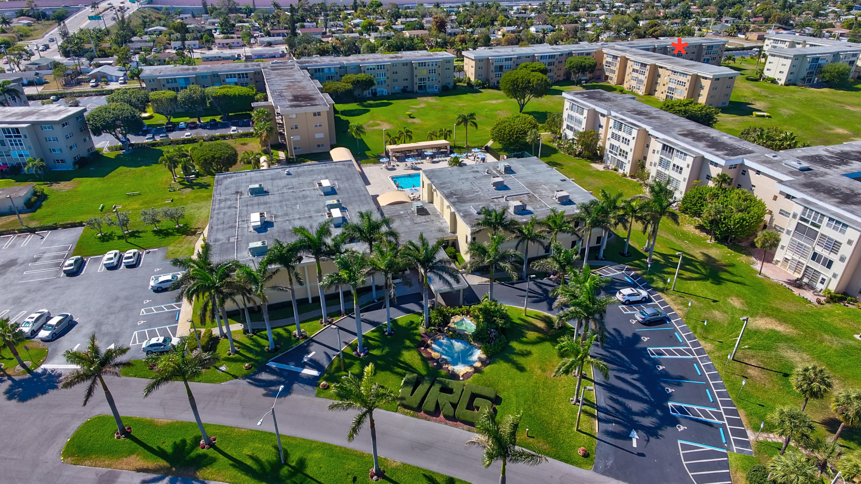 VILLAGE ROYALE ON THE GREEN CONDO - Residential