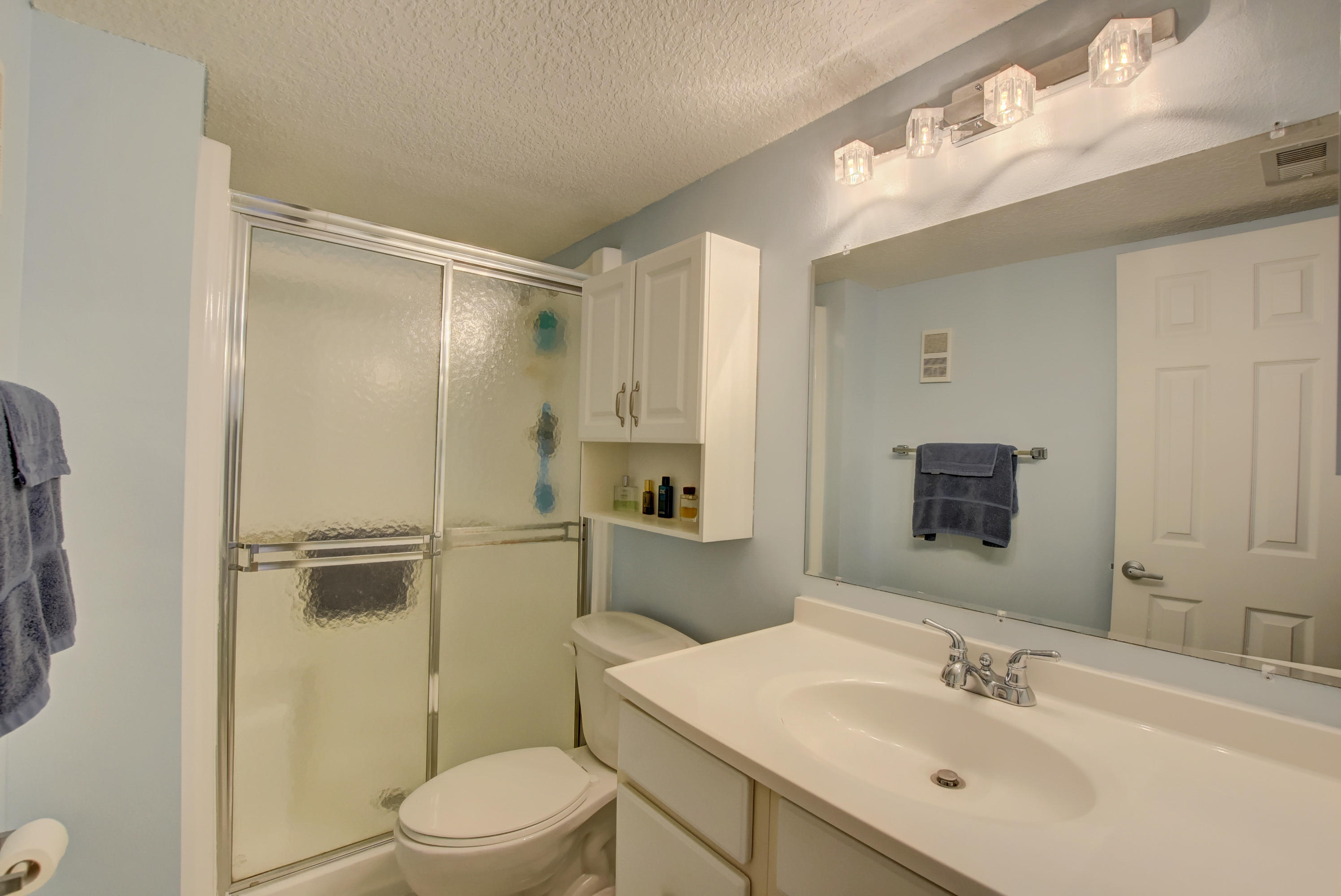 VILLAGE ROYALE ON THE GREEN CONDO - Residential