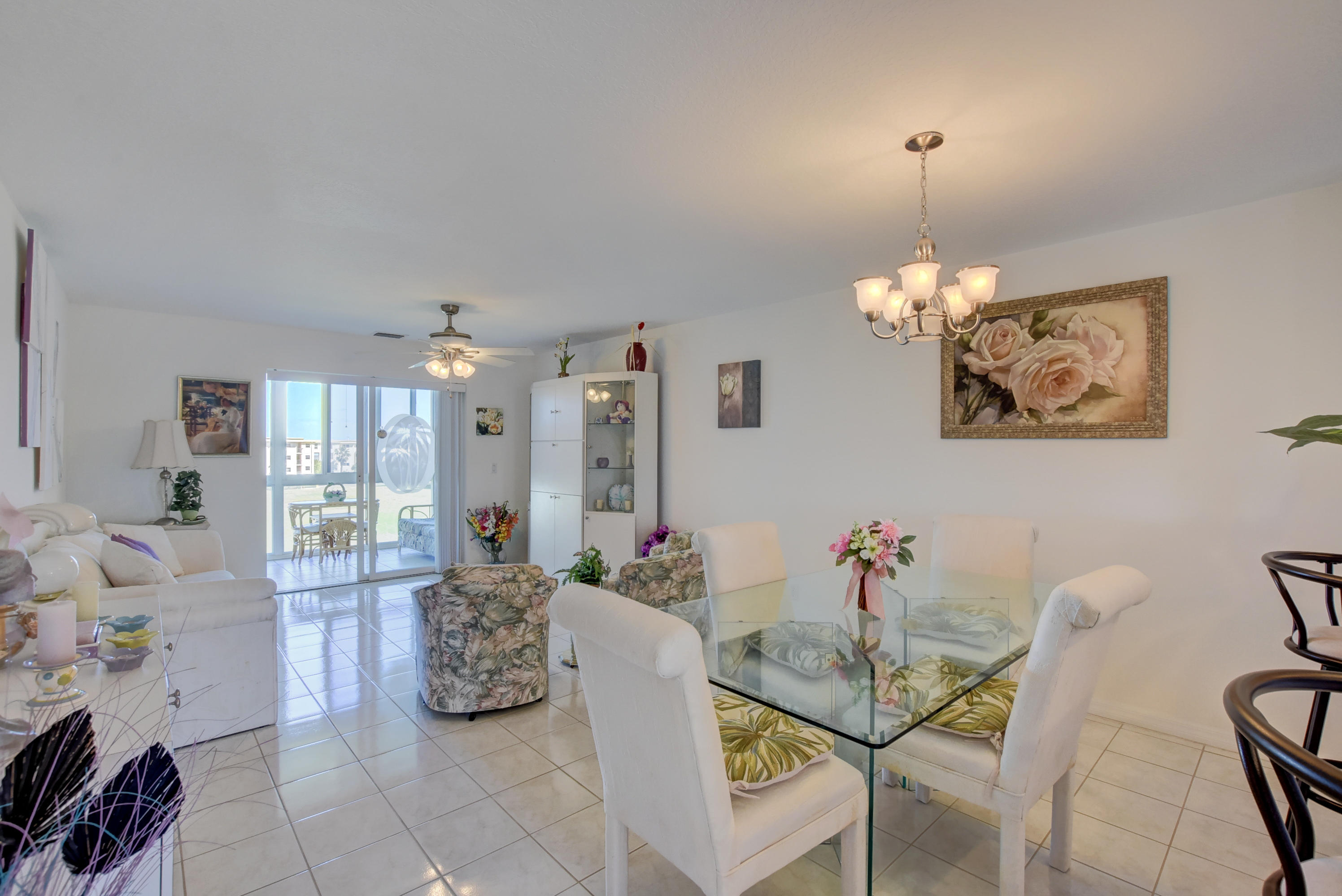 VILLAGE ROYALE ON THE GREEN CONDO - Residential