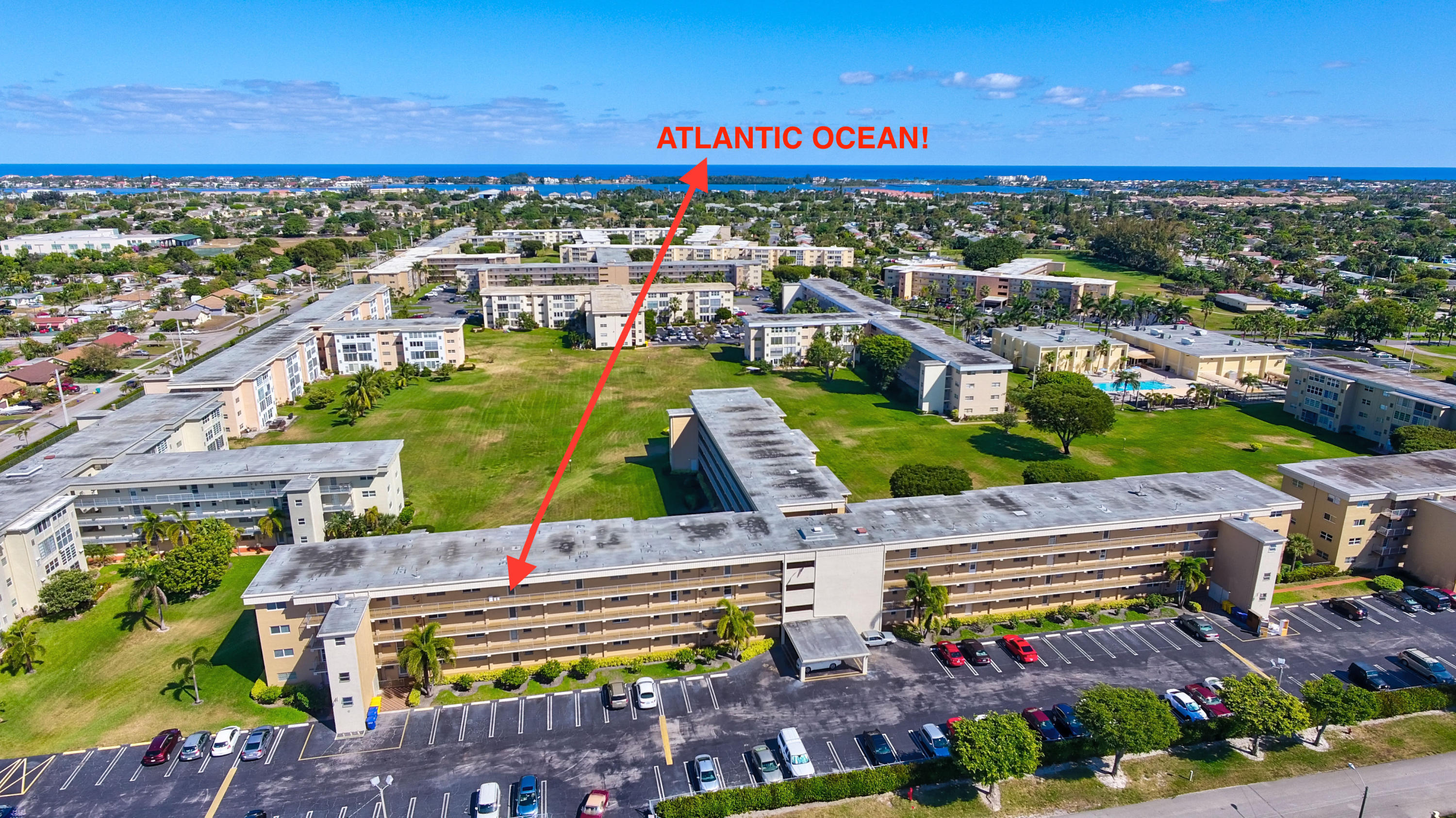 VILLAGE ROYALE ON THE GREEN CONDO - Residential