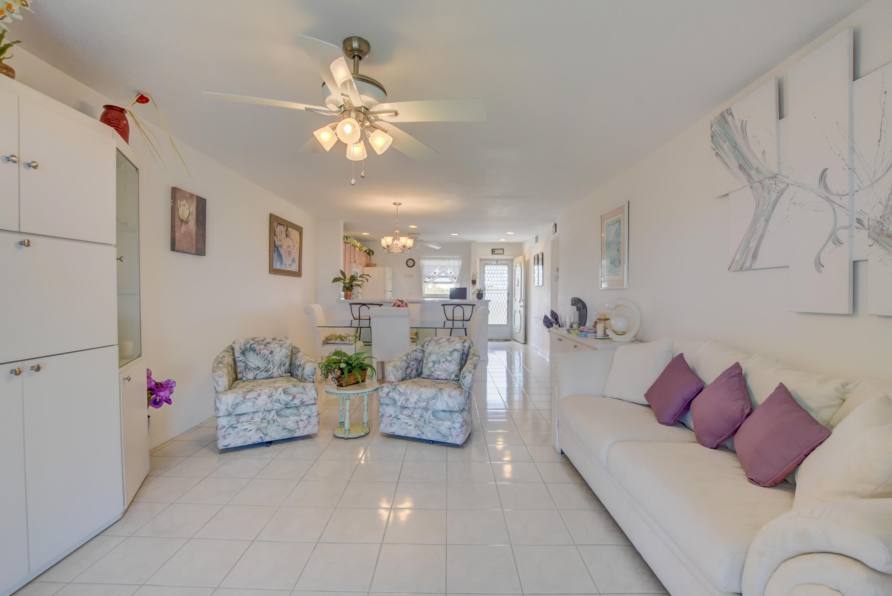 VILLAGE ROYALE ON THE GREEN CONDO - Residential