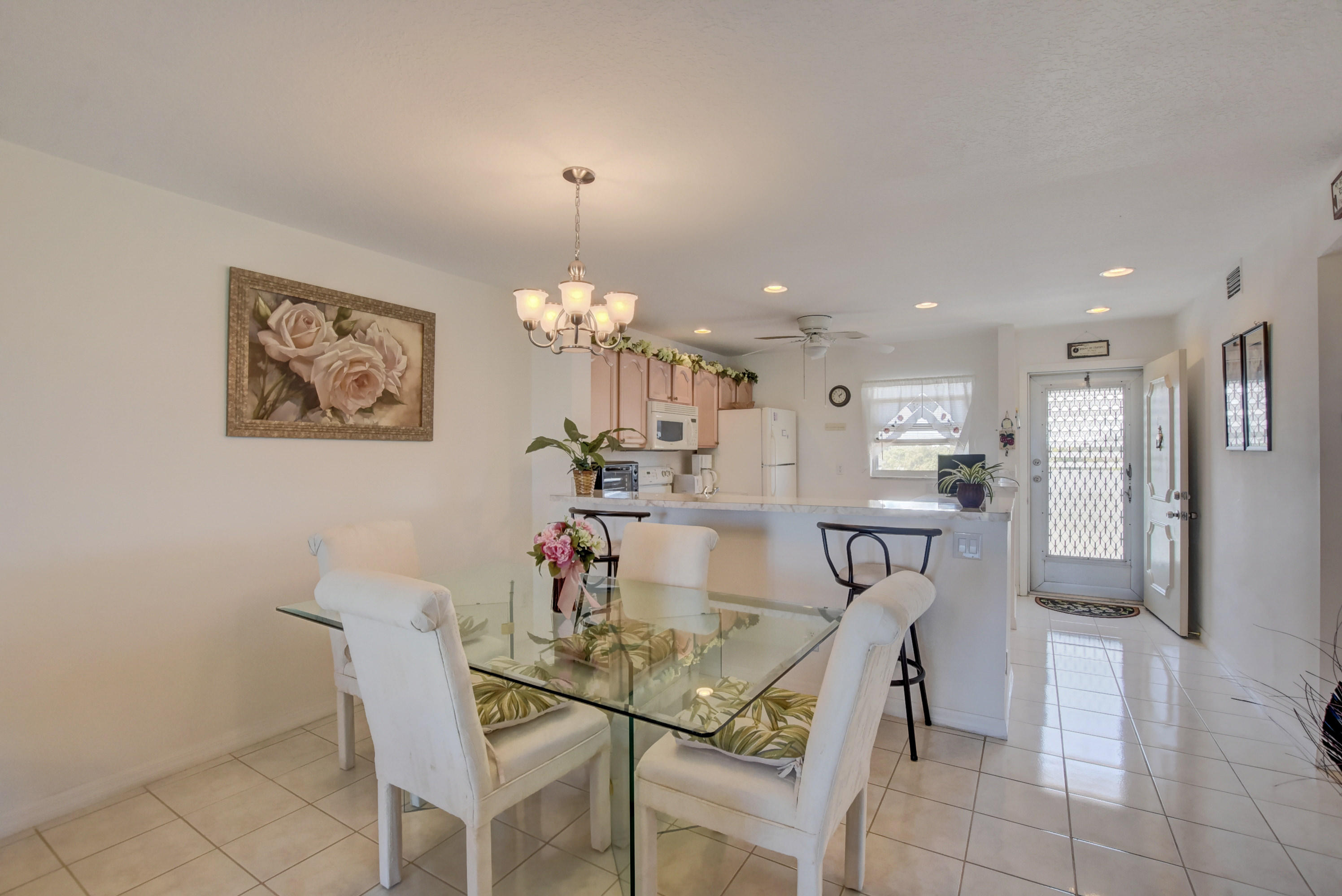 VILLAGE ROYALE ON THE GREEN CONDO - Residential