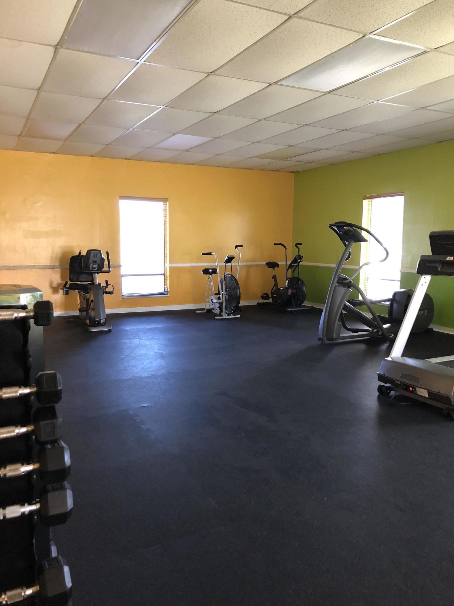 VILLAGE ROYALE ON THE GREEN CONDO - Residential