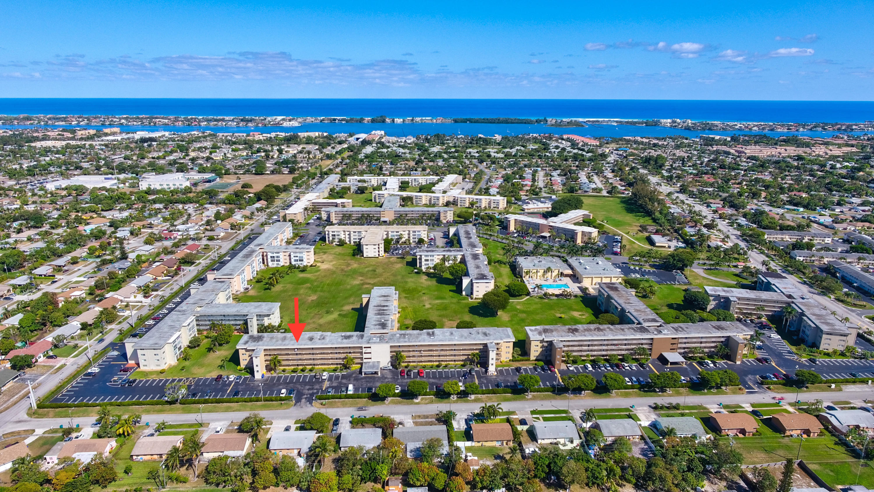 VILLAGE ROYALE ON THE GREEN CONDO - Residential