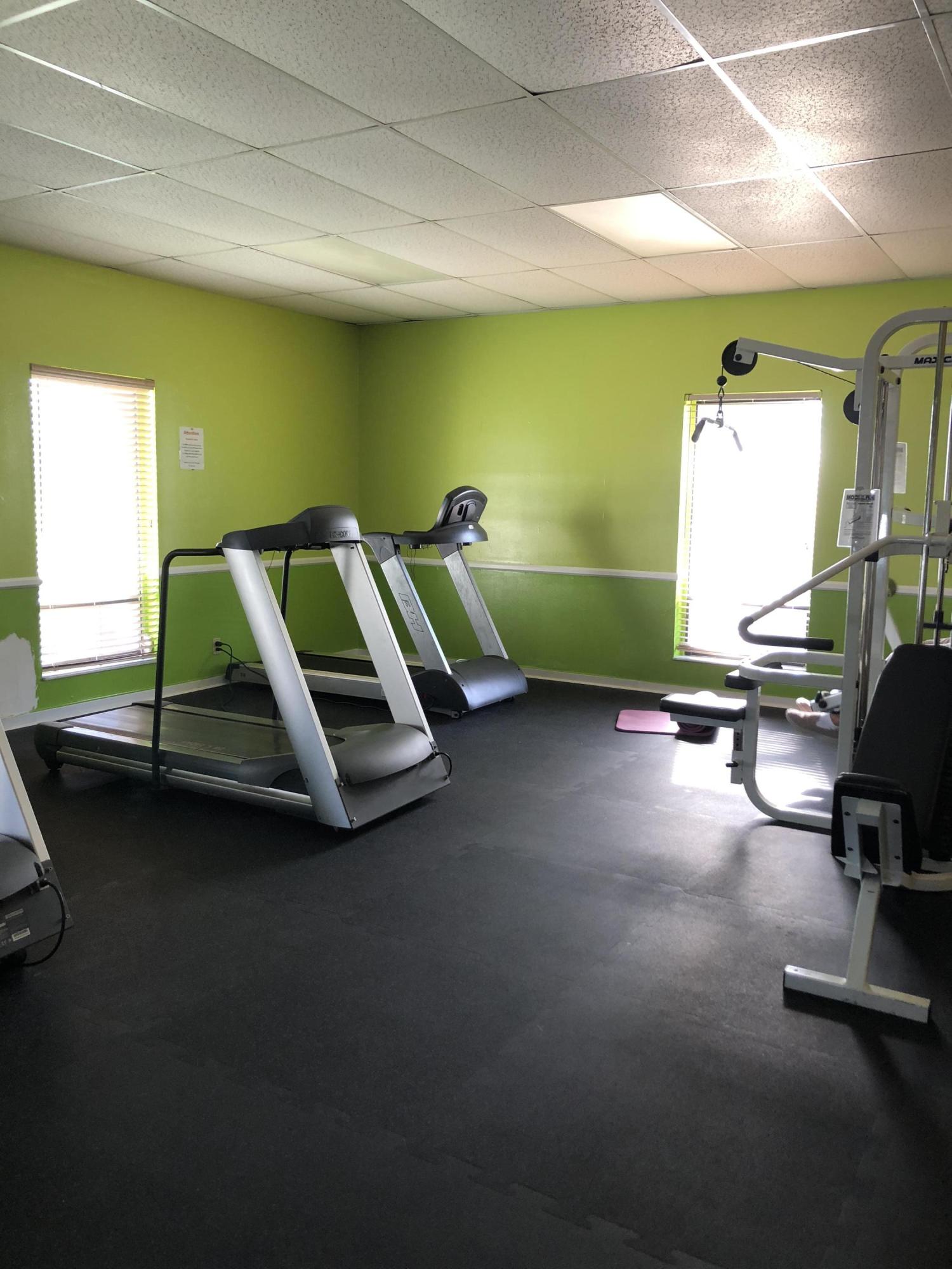 VILLAGE ROYALE ON THE GREEN CONDO - Residential