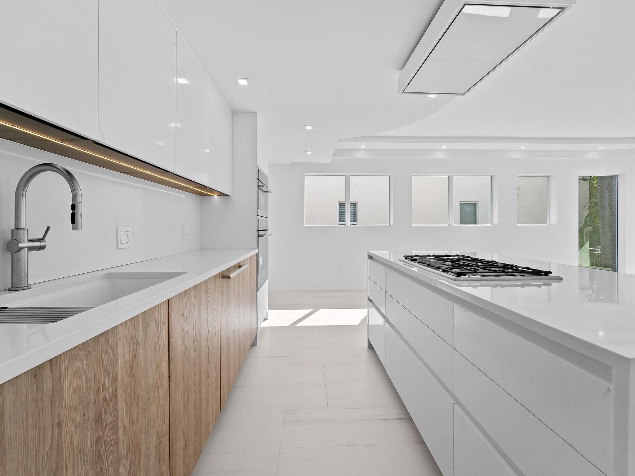 421 Hendricks Isle - Residential