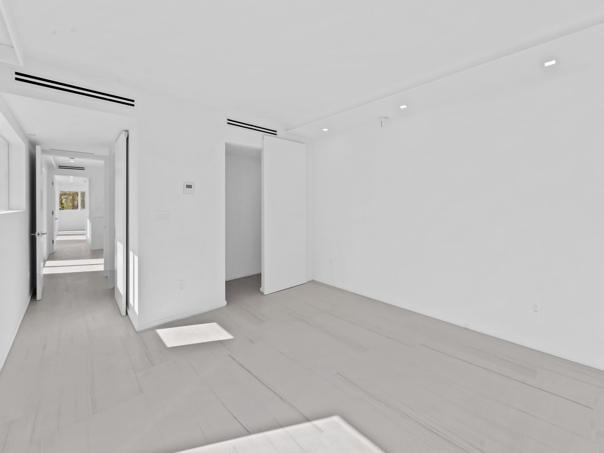 421 Hendricks Isle - Residential