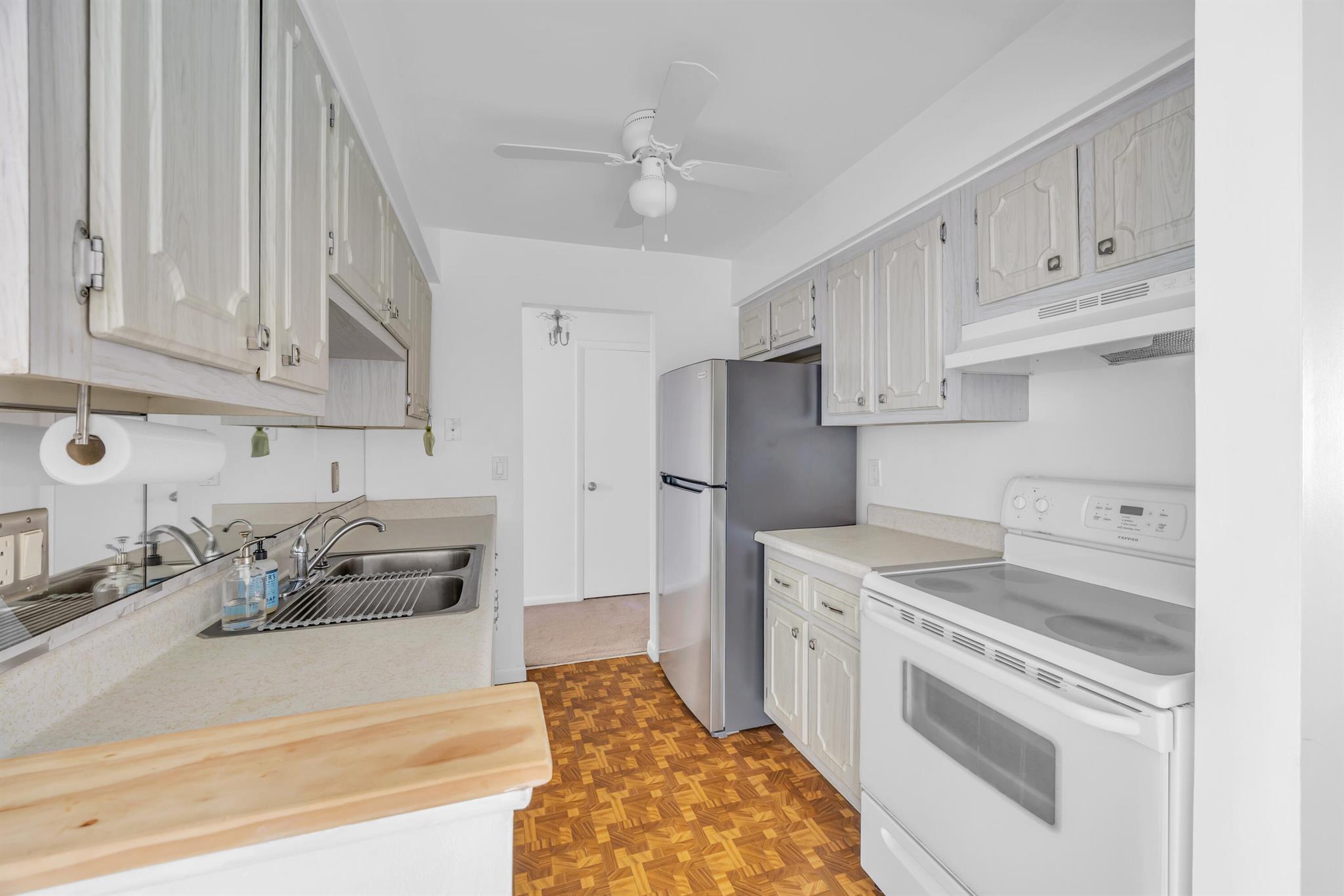 SHOREHAM CONDO - Residential Lease