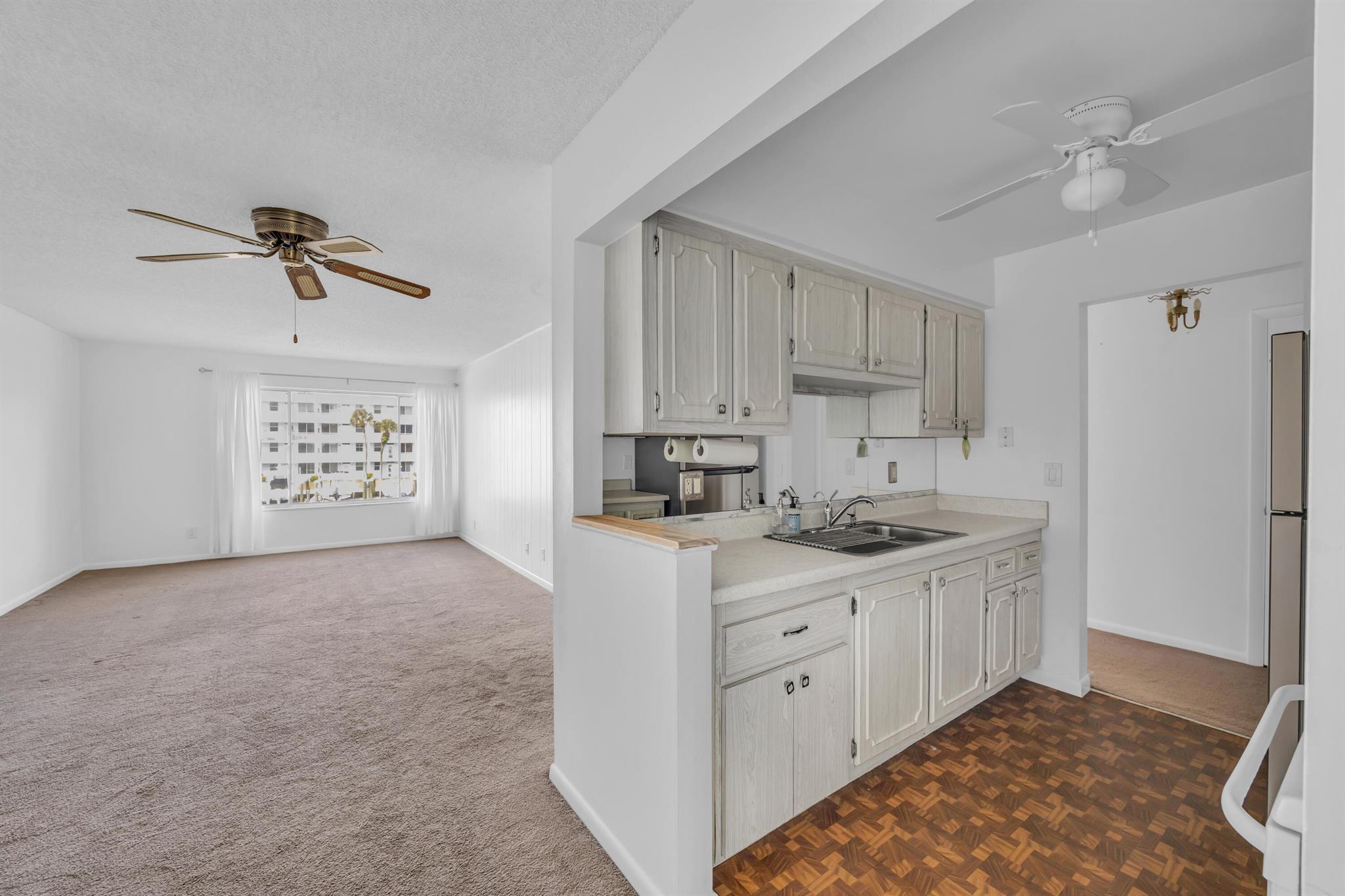 SHOREHAM CONDO - Residential Lease