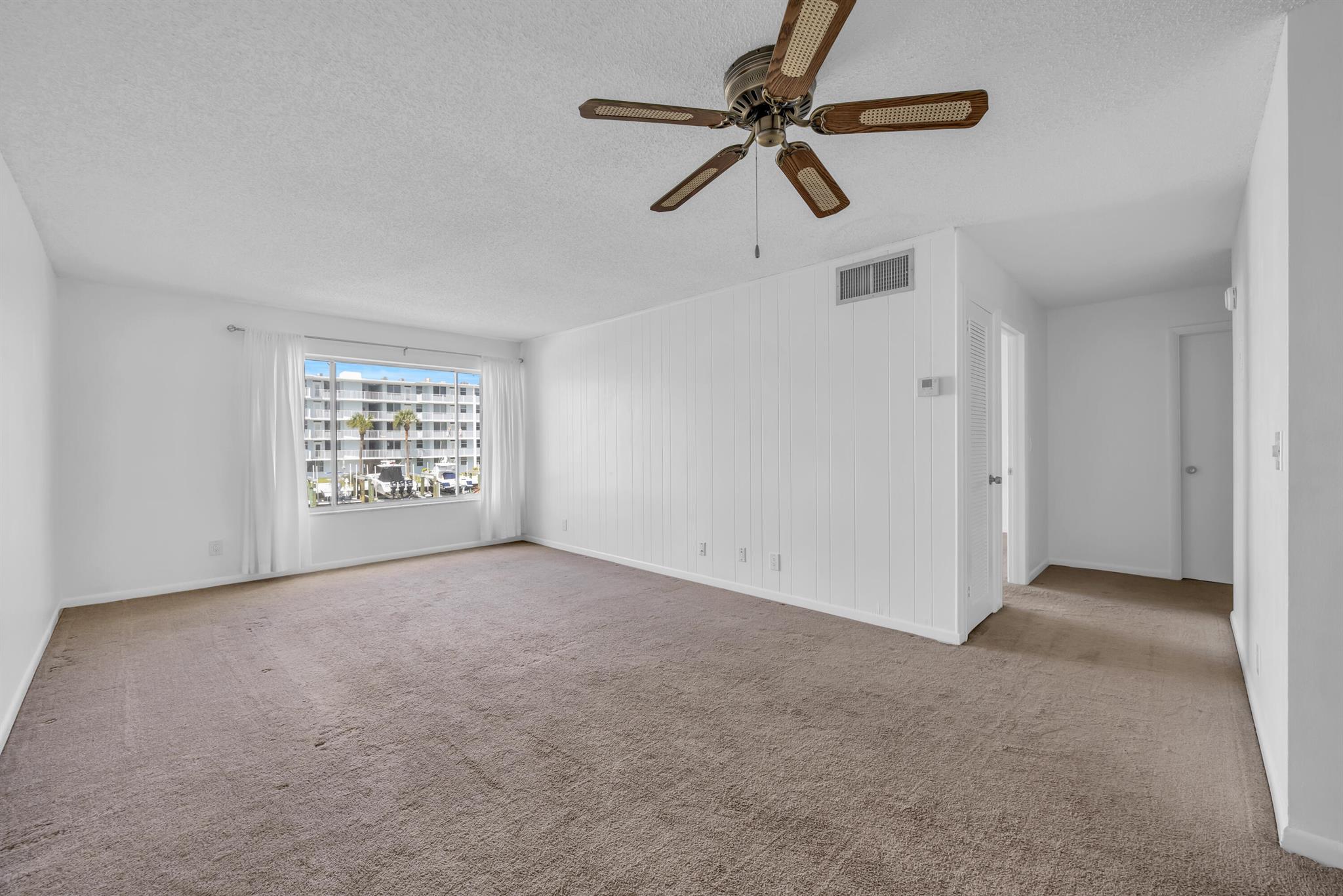 SHOREHAM CONDO - Residential Lease