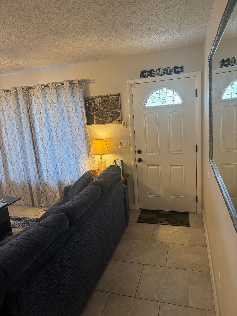 327 NE Surfside Avenue, Port St Lucie, FL, 34983/$284,000 4 327 NE Surfside Avenue