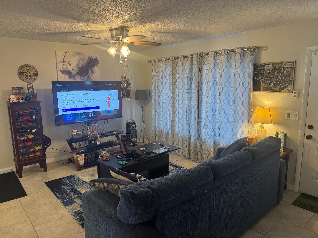 327 NE Surfside Avenue, Port St Lucie, FL, 34983/$284,000 3 327 NE Surfside Avenue