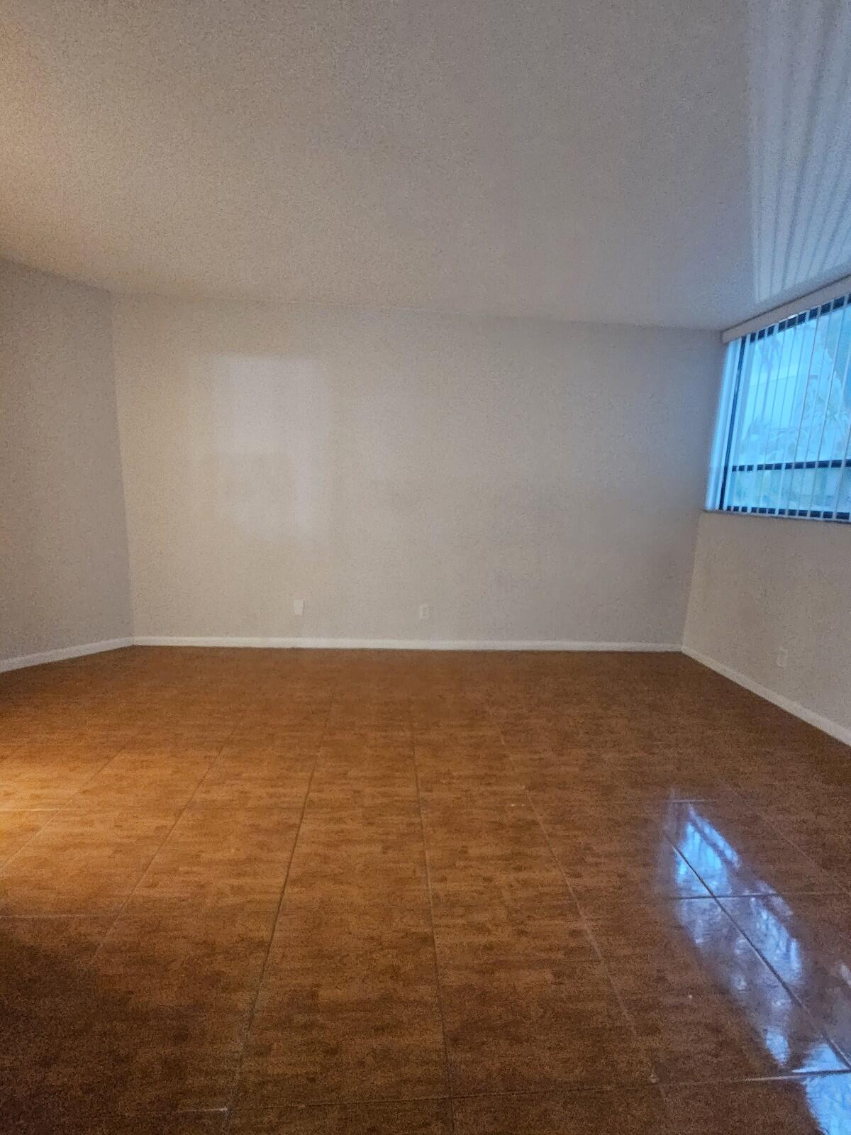 PRESIDENTIAL GOLFVIEW CONDO - Residential Lease