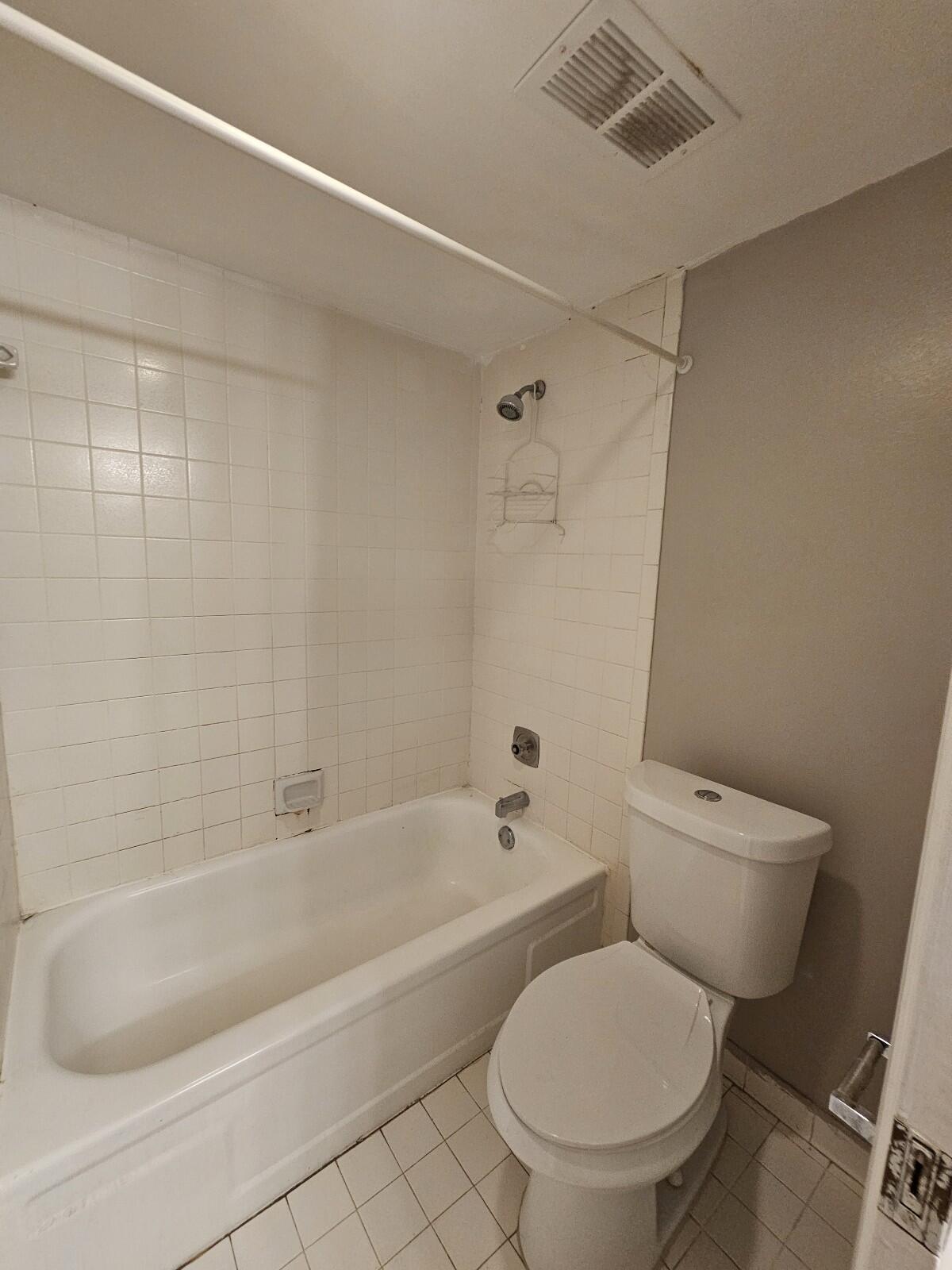 PRESIDENTIAL GOLFVIEW CONDO - Residential Lease