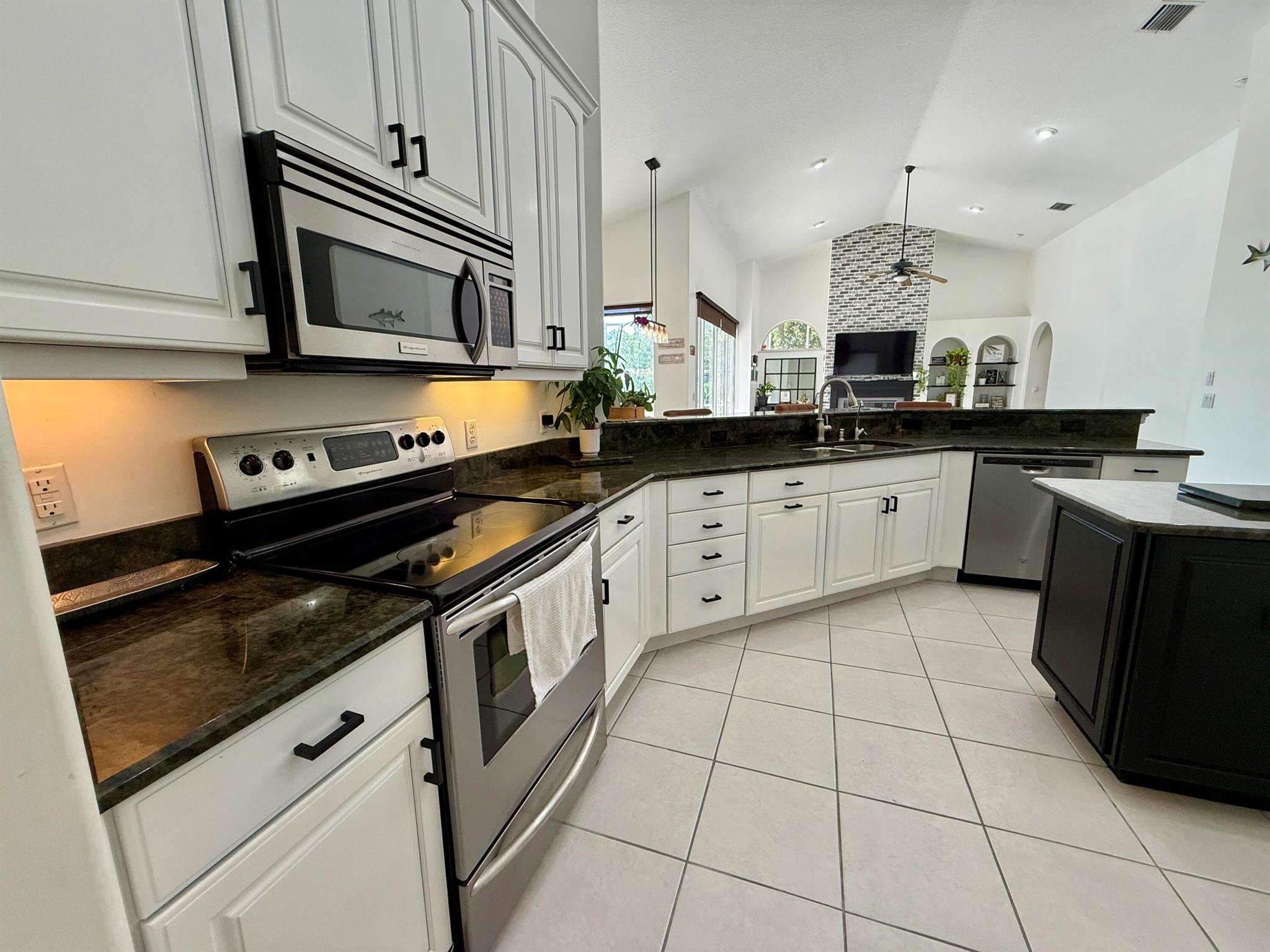 RIVER LANDING - Residential Lease