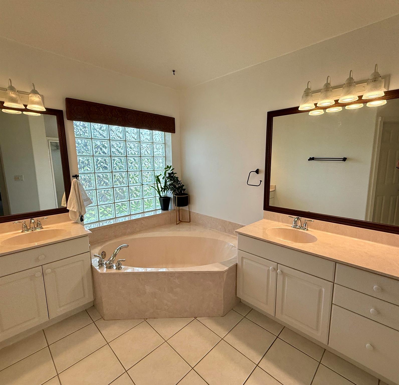 RIVER LANDING - Residential Lease